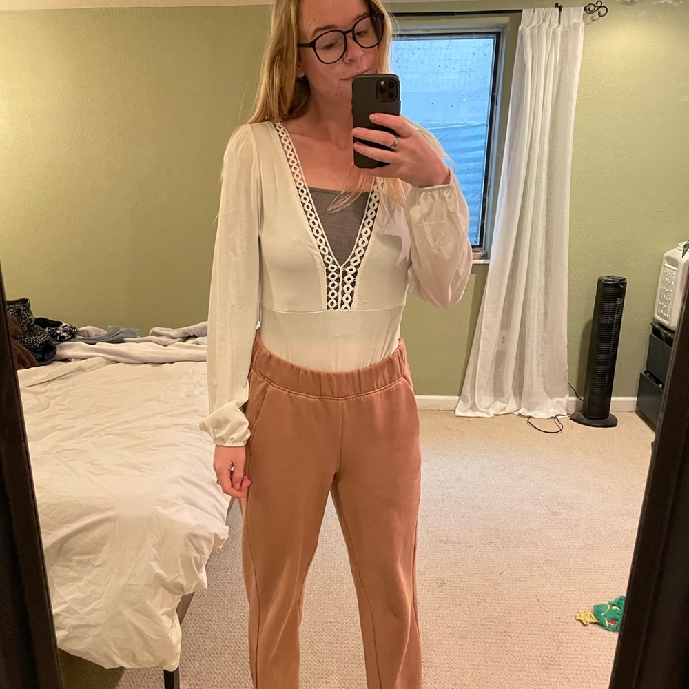 Cute v-neck bodysuit!!